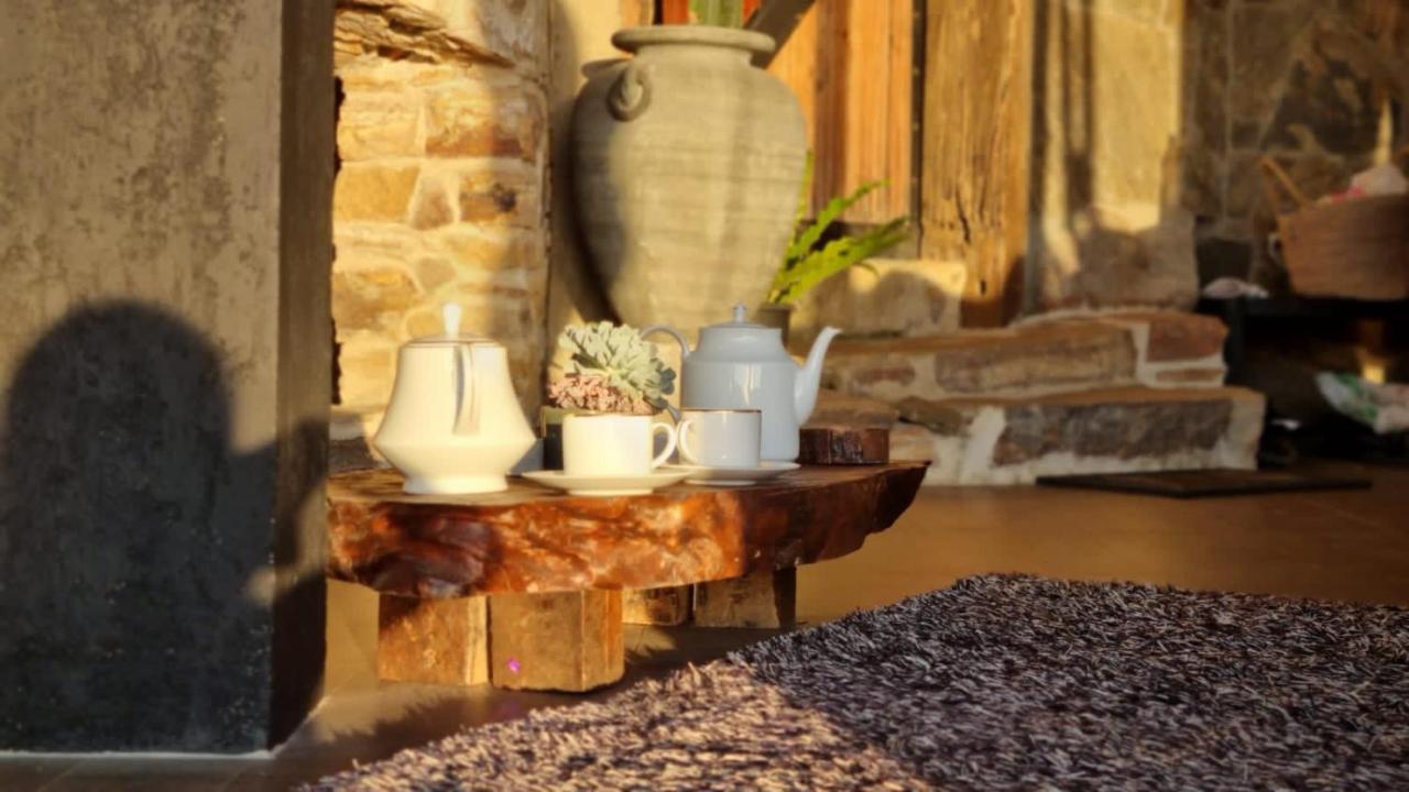 Romance In Ella Exterior foto
